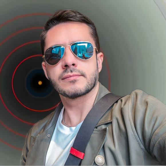 Meet your Posher, Alberto - Picture 2 of 2